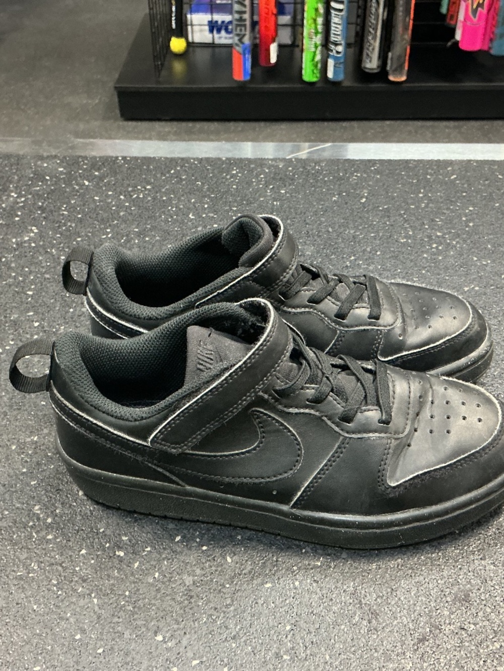 Nike kids court borough lowercase size 3Y